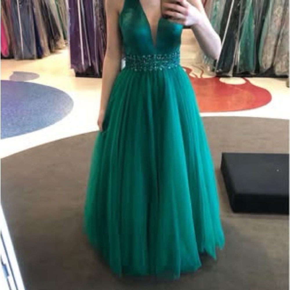 Elegant Green Evening Gown